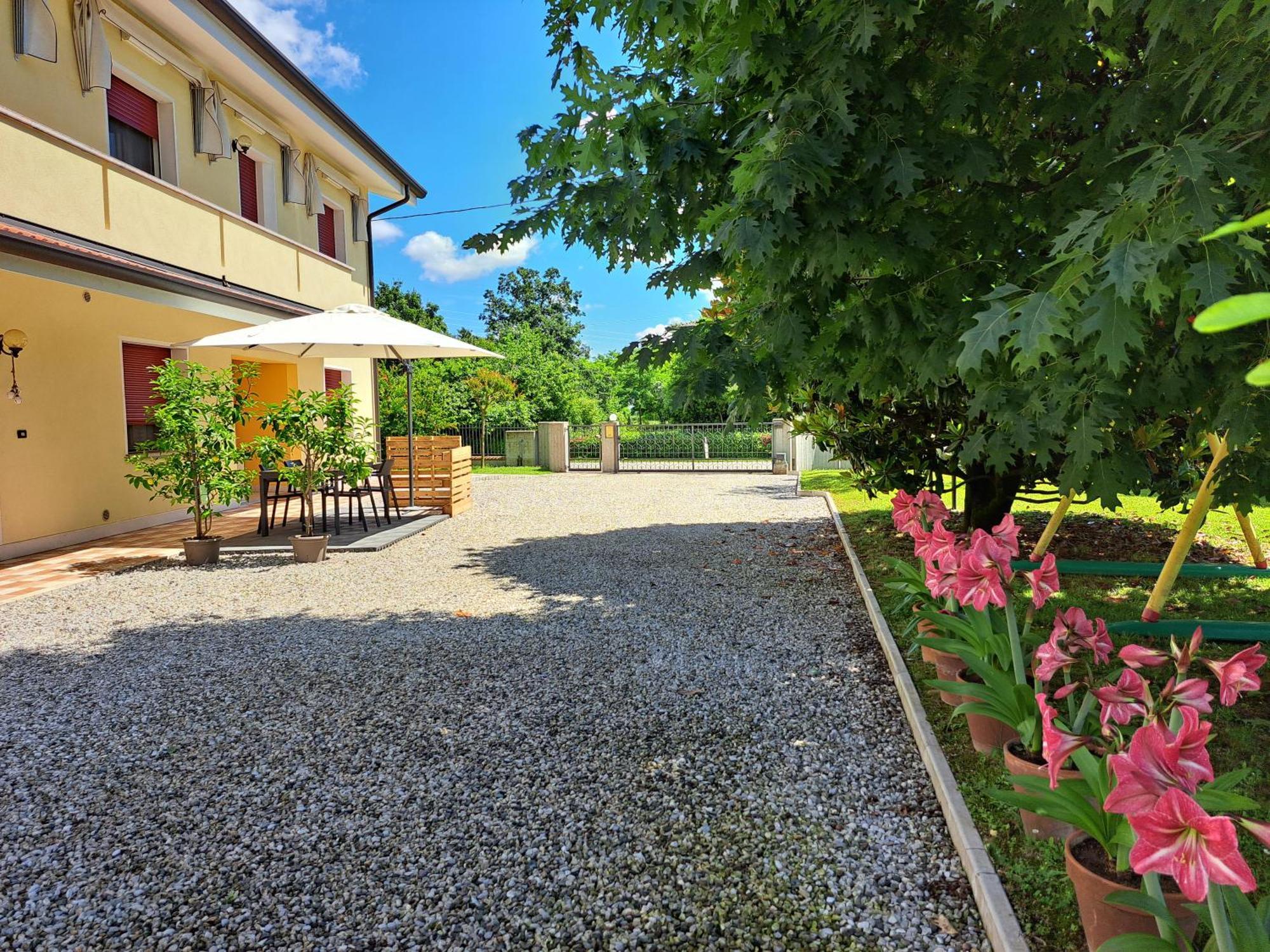 Borgo Barucchella Hotel Sant'Andra ภายนอก รูปภาพ